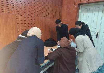 Images des ateliers pratiques destinés aux étudiants L1 FLE. 02 Mars 2023 / صور لورشات العمل التكوينية لفائدة طلبة السنة الأولى بكلية اللغات الأجنبية 02 مارس 2023