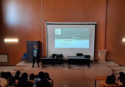 Images des ateliers sur les EAD destinés aux étudiants L1 FLE. Nov. et Déc. 2023 / صور للندوات حول استخدام منصة التعليمية لجامعة وهران 2 لفائدة طلبة السنة الأولى لغات أجنبية نوفمبر و ديسمبر 2023